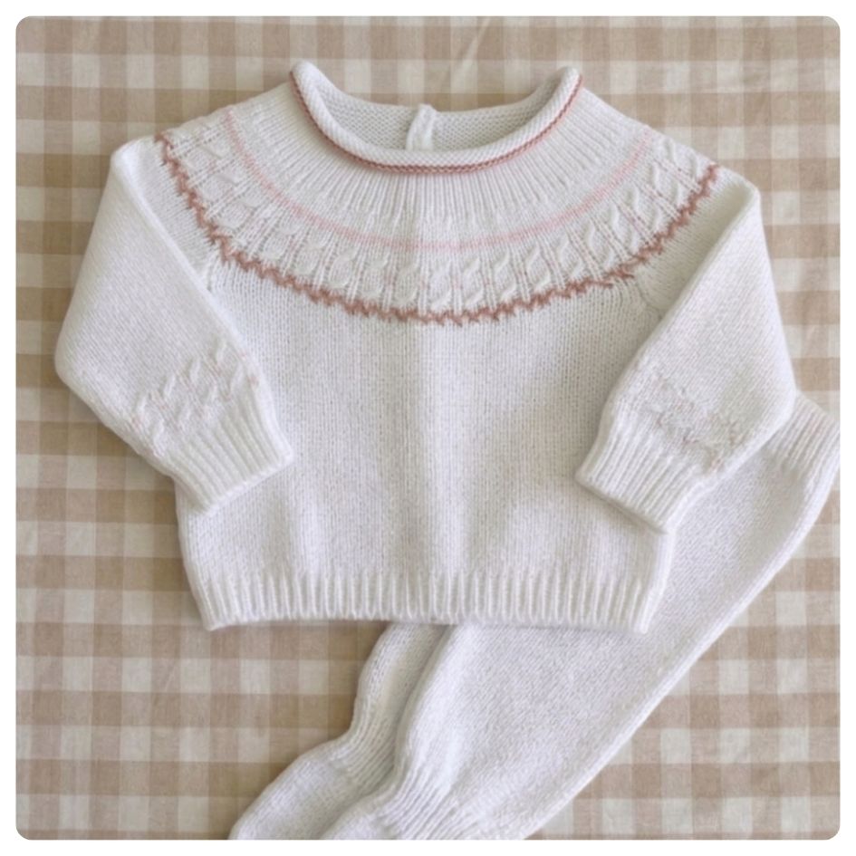 Conjunto dralon blanco con guarda rosa viejo