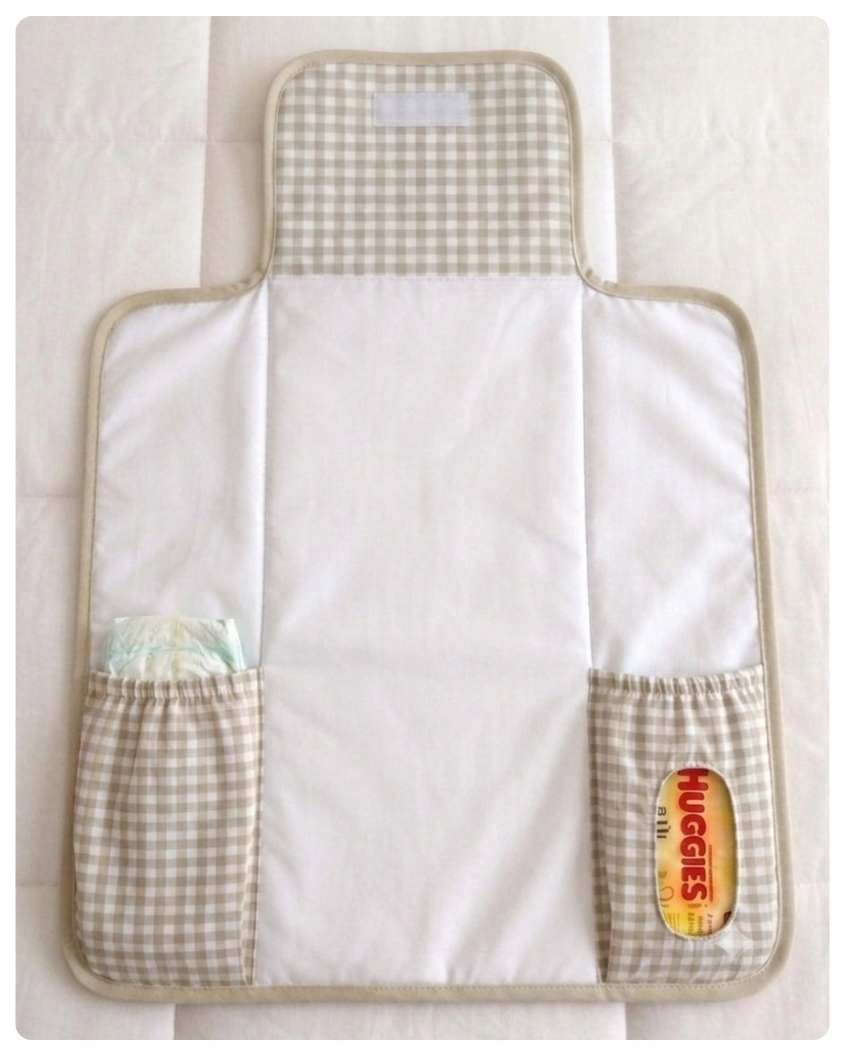 Cambiador portátil con bolsillos vichy beige