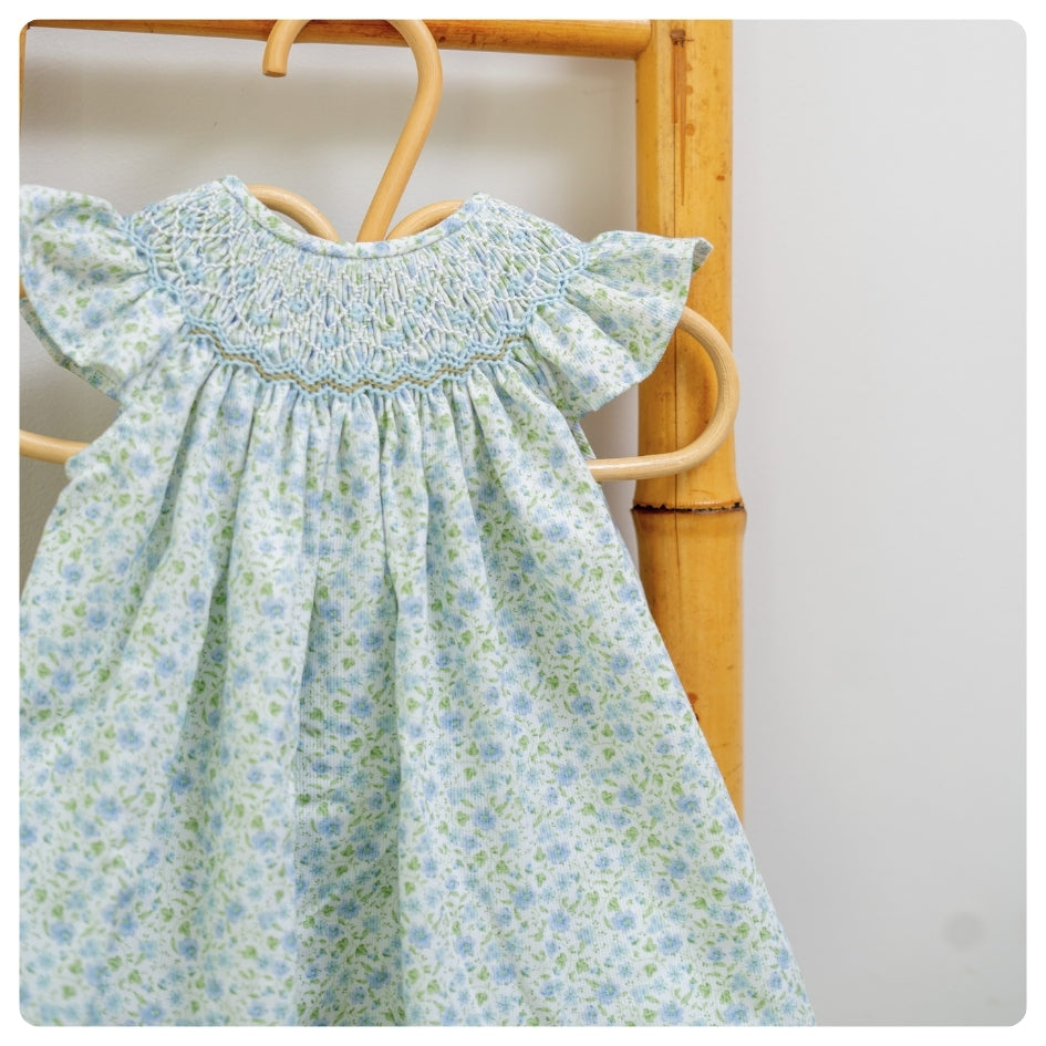 Vestido smock flores celestes y verdes con bombachudo