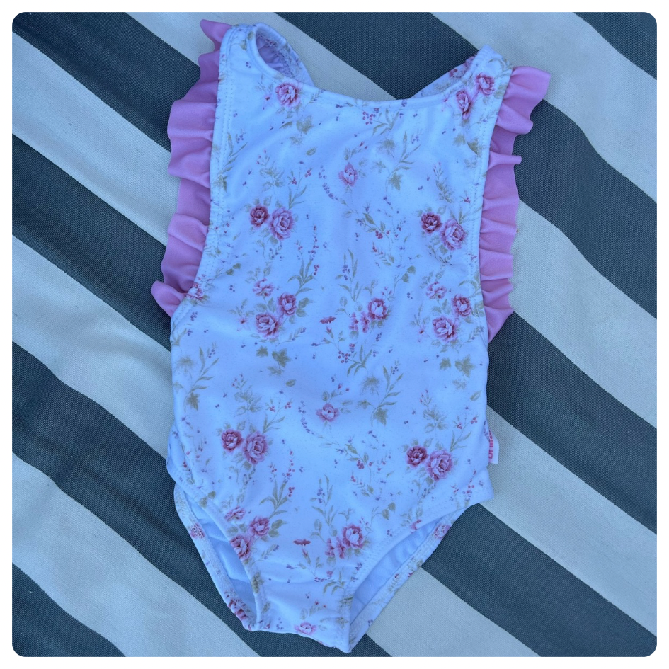 Traje de baño Brillantina rositas volados rosados