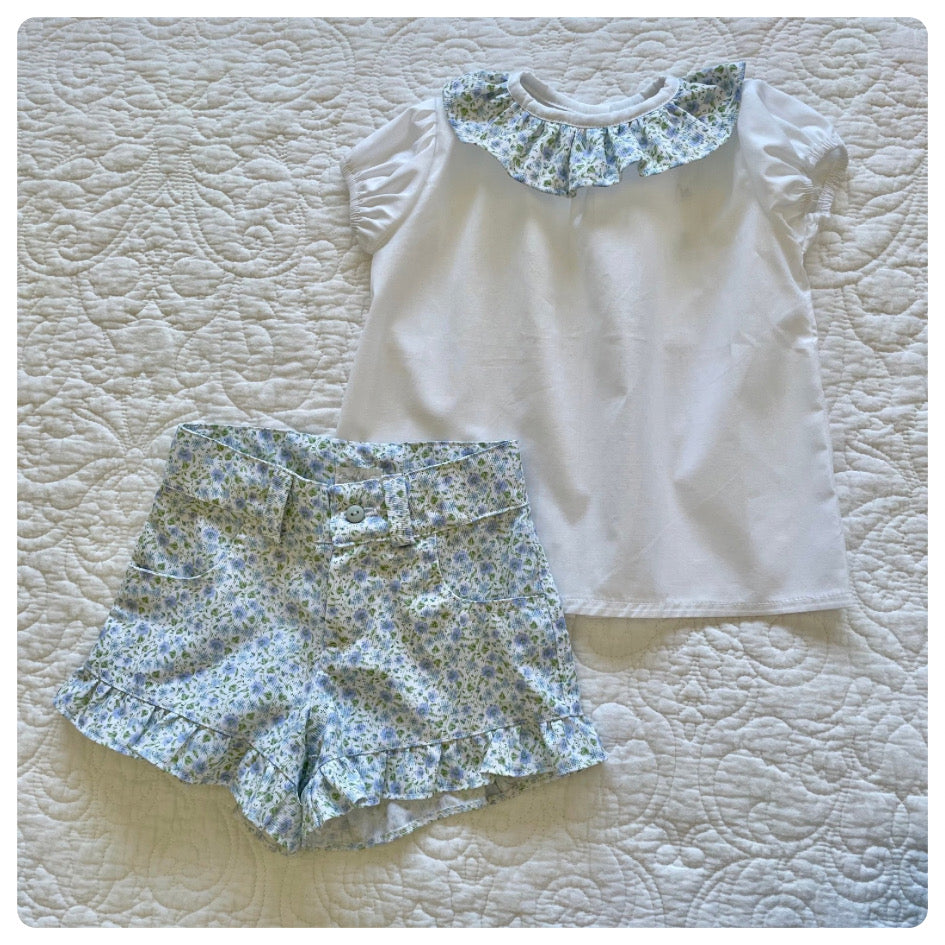 Short volados piqué flores celestes