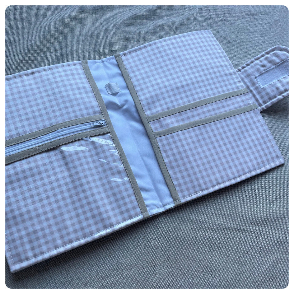 Porta carnet pediátrico Vichy rosa viejo