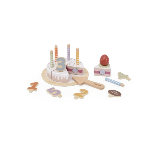 Torta de cumpleaños con accesorios