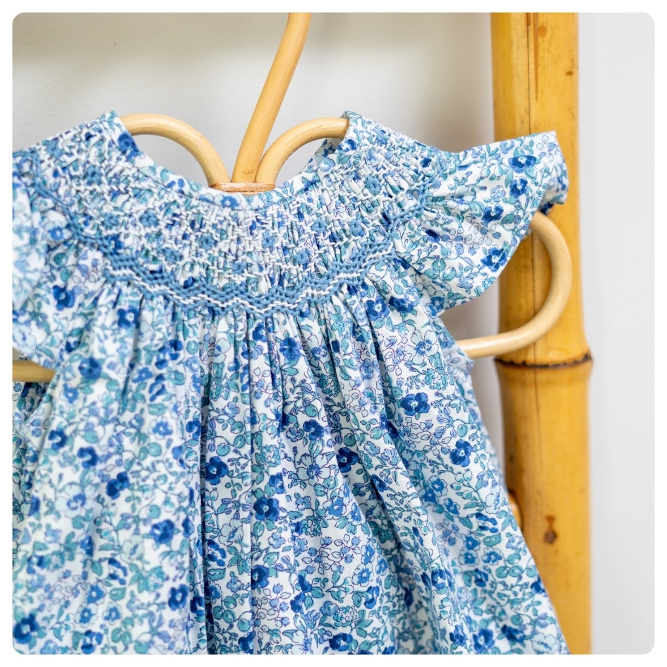 Vestido smock flores azules con bombachudo
