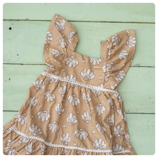 Vestido beige flores blancas