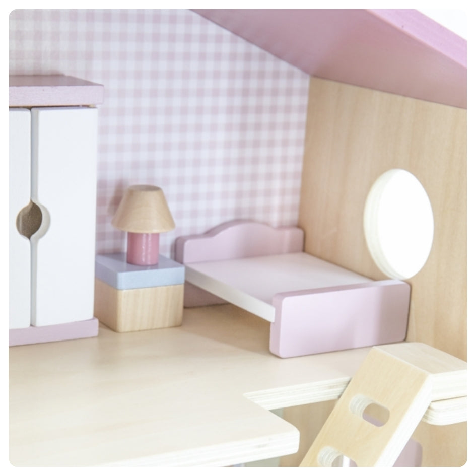 Casita de muñecas de madera