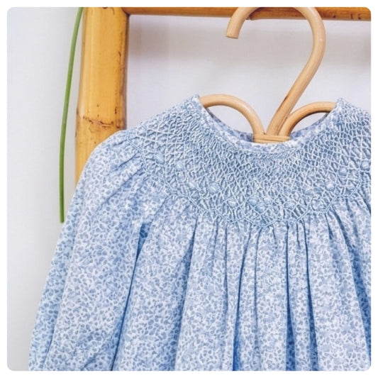 Vestido smock redondo florcitas celestes