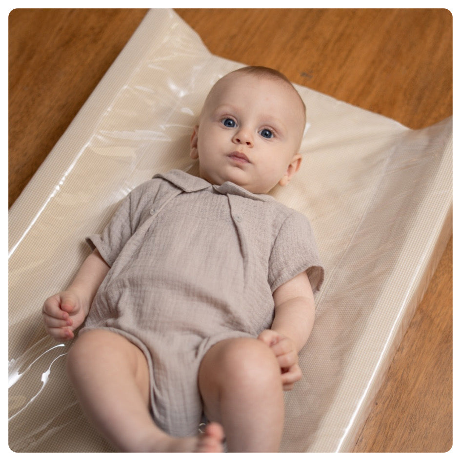 Cambiador antivuelco Vichy beige - PREVENTA