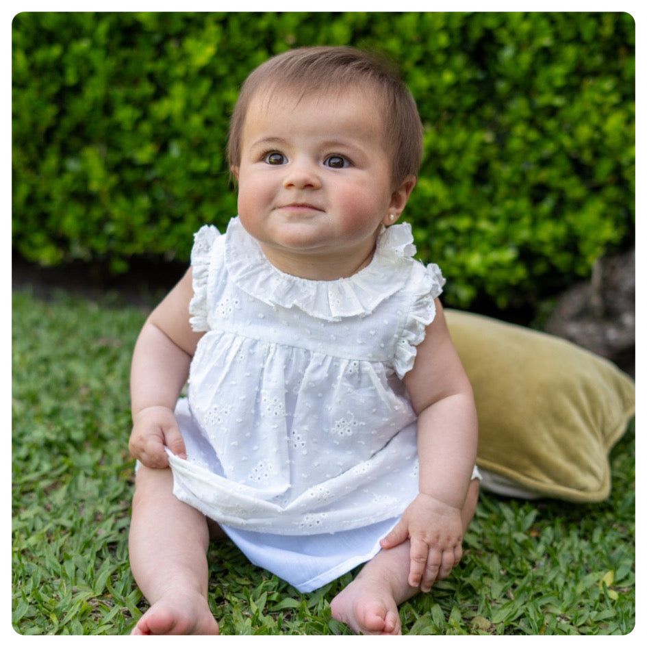 Vestido broderie blanco con bombachudo