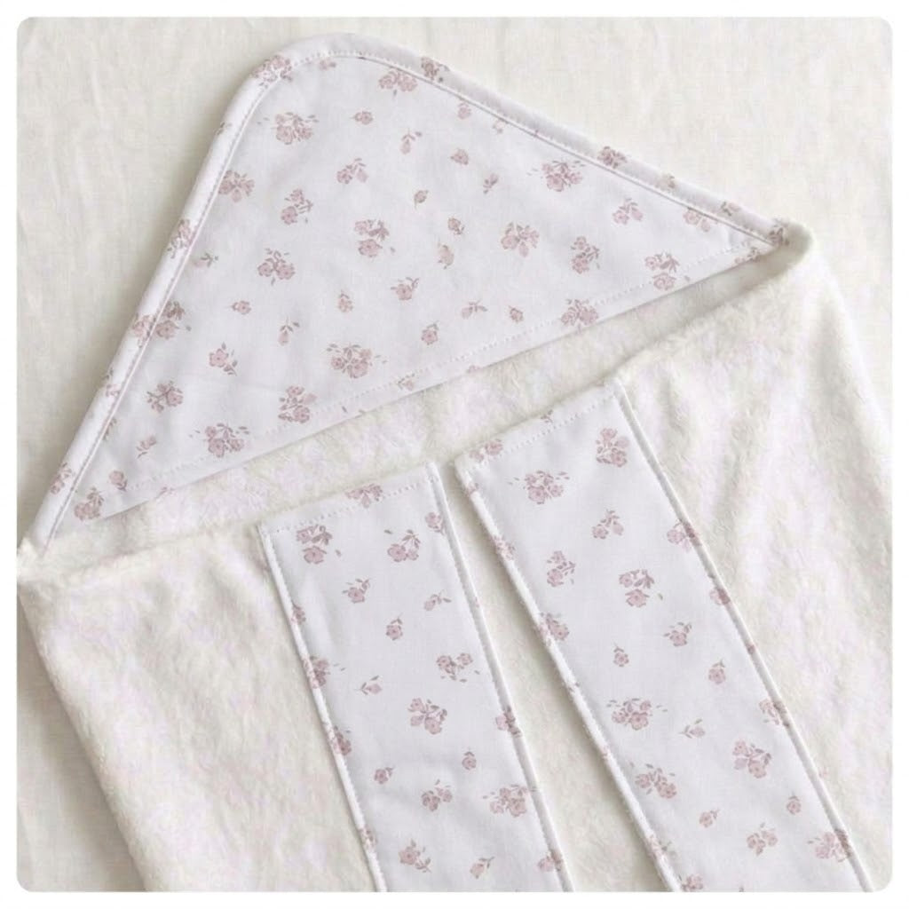 Toallón rectangular florcitas mini rosadas