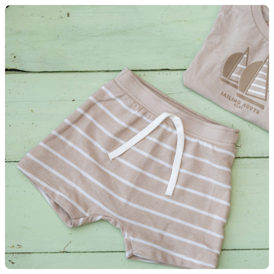 Short beige rayas blancas