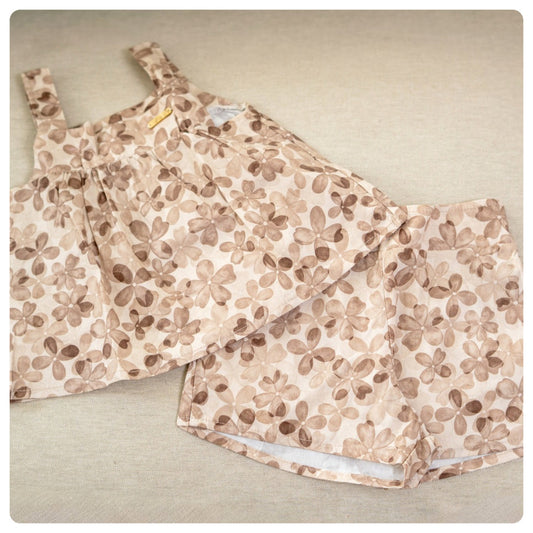 Conjunto flores marrones