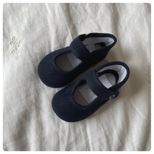 Merceditas beba azul