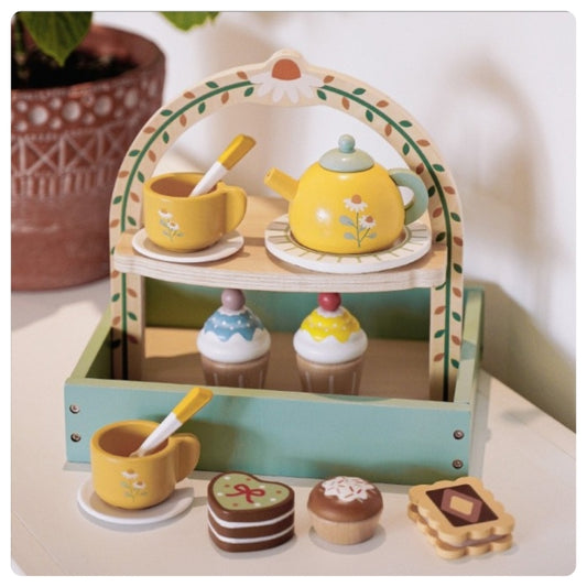 Juego de té y pastelería con soporte