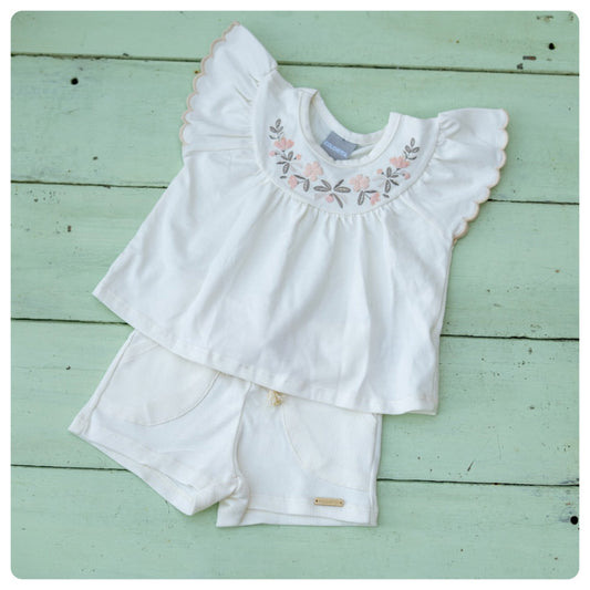 Remera algodón crudo con flores