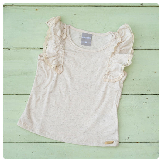 Remera algodón beige con voladitos