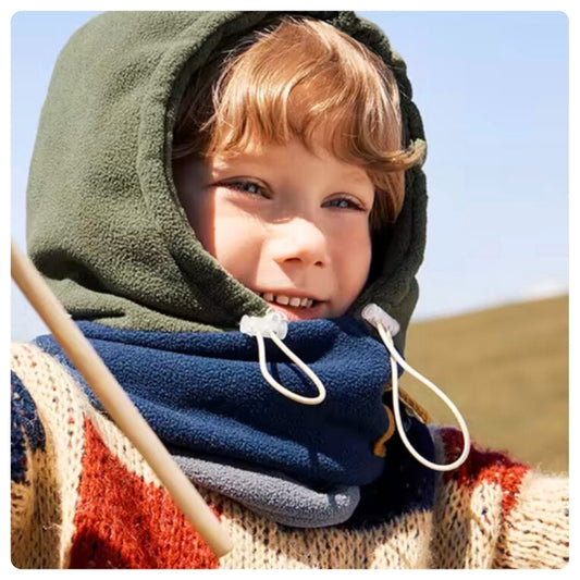 Gorro con cuellito verde y azul