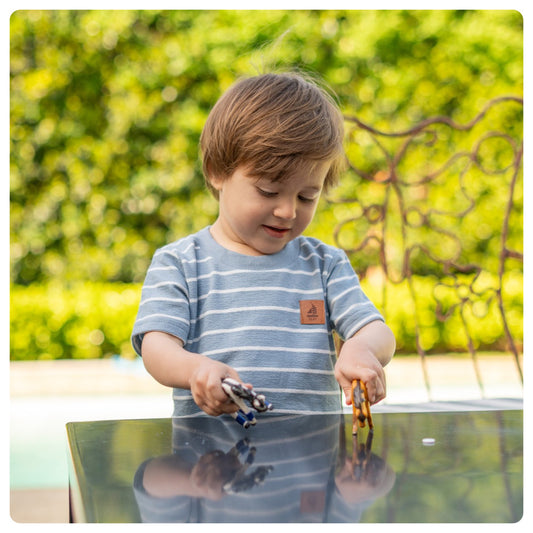 Remera celeste rayas blancas