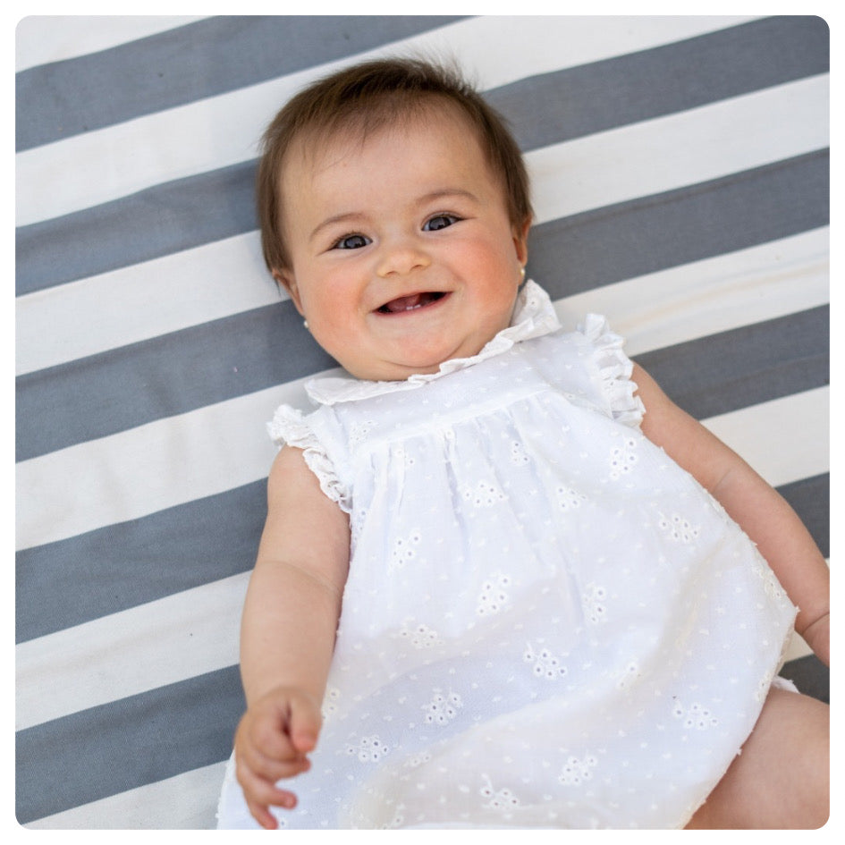 Vestido broderie blanco con bombachudo