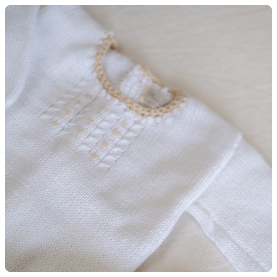 Conjunto hilo blanco y beige